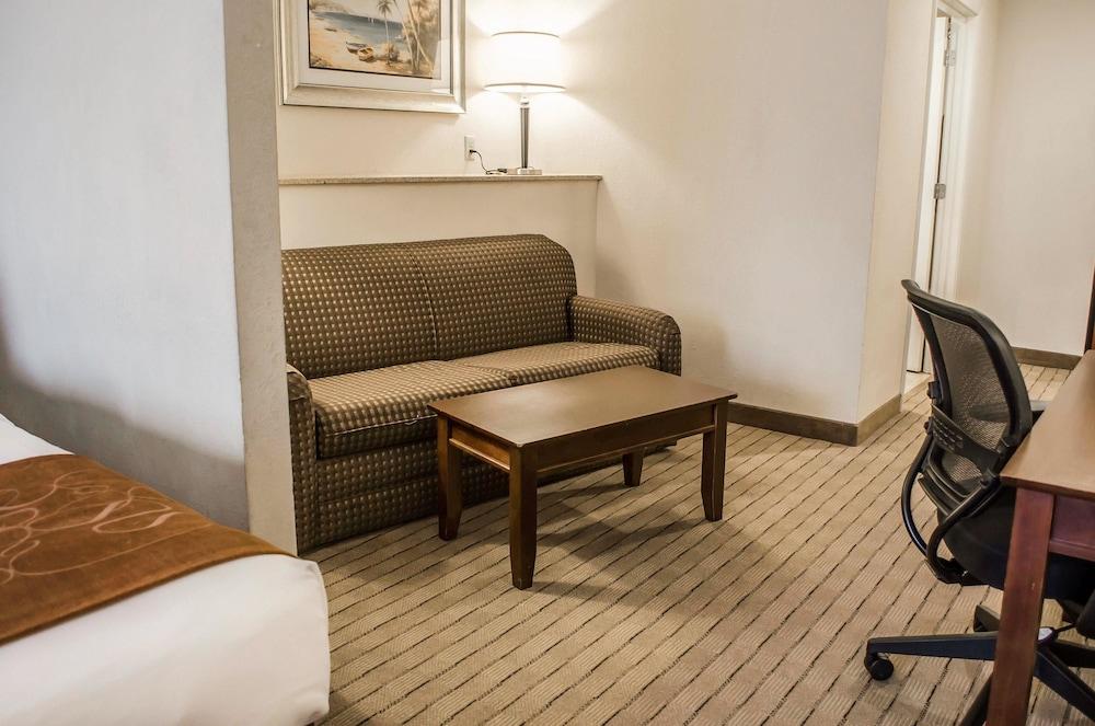 Comfort Suites North Mobile Сараленд Екстериор снимка