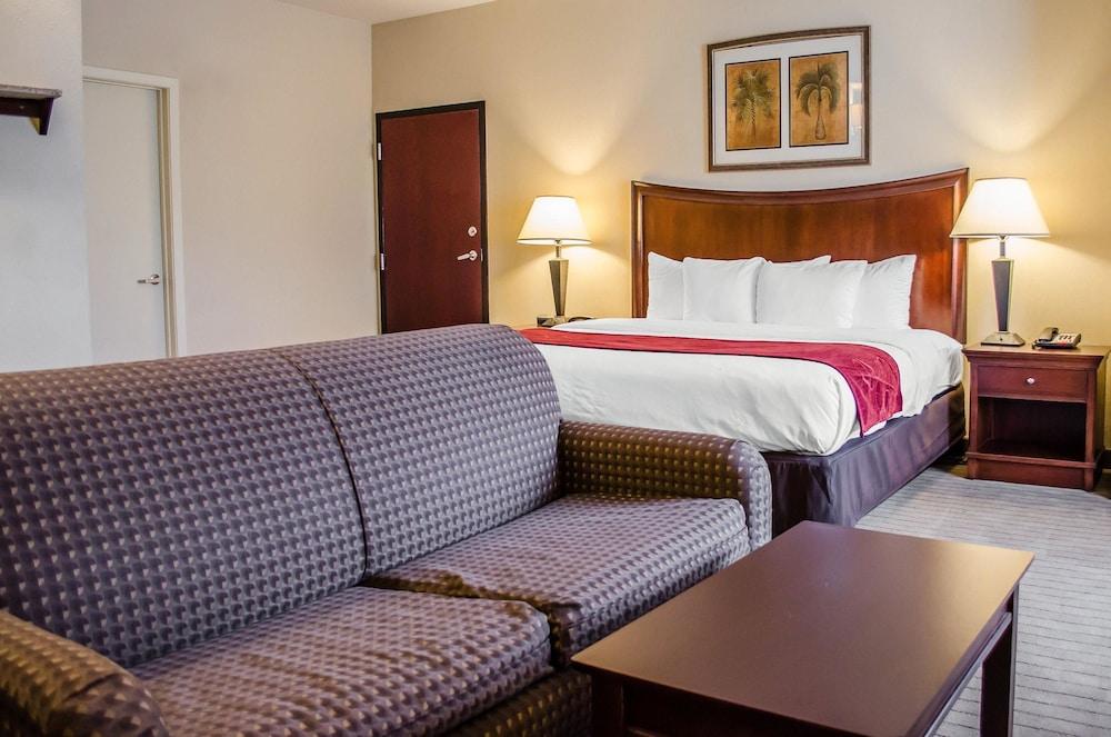 Comfort Suites North Mobile Сараленд Екстериор снимка