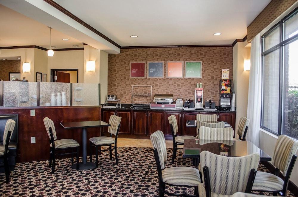 Comfort Suites North Mobile Сараленд Екстериор снимка