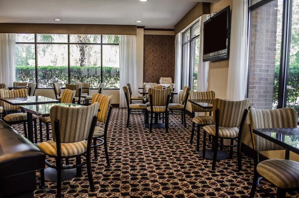 Comfort Suites North Mobile Сараленд Екстериор снимка