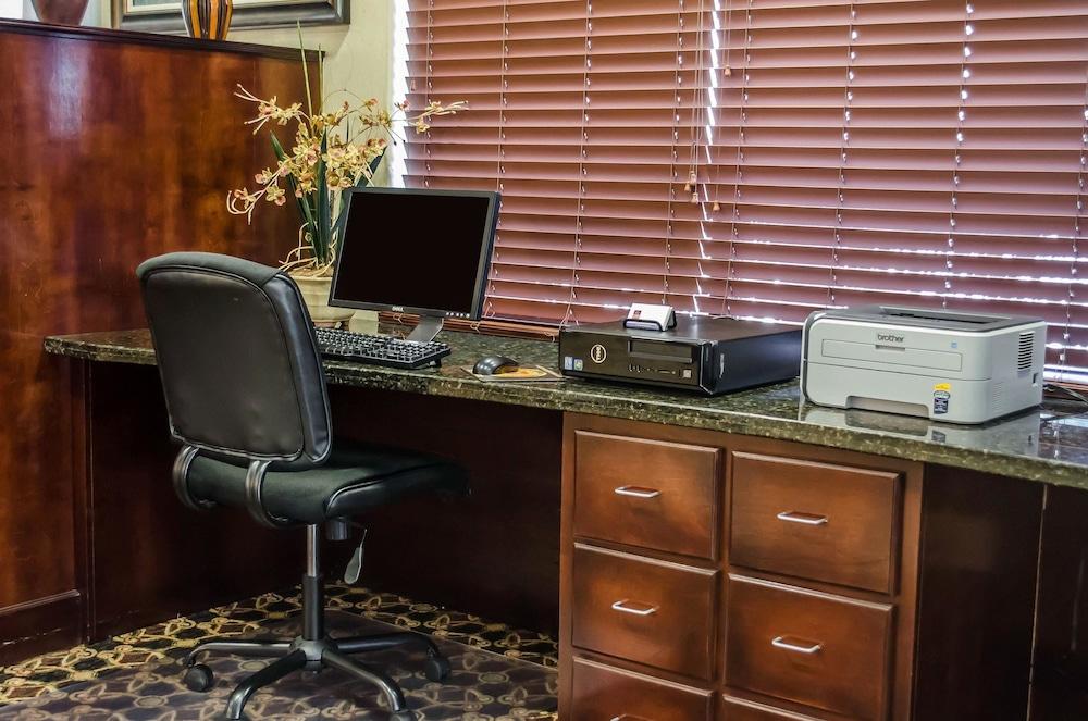 Comfort Suites North Mobile Сараленд Екстериор снимка