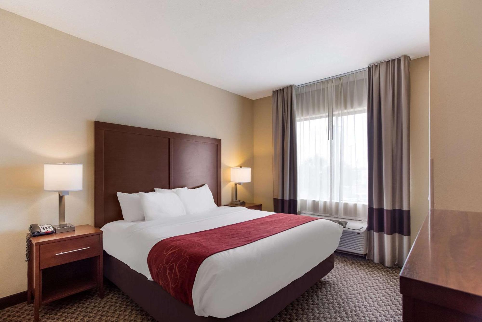 Comfort Suites North Mobile Сараленд Екстериор снимка